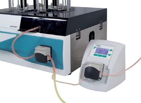 MEDIAJET Petri dish filler in combination with the peristaltic pump DOSE IT and the blood agar tubing set.