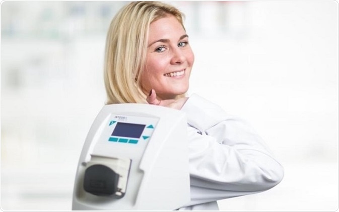 With a weight of only 3.5 kg, the peristaltic pump DOSE IT can be moved easily