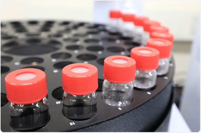 Tubes containing samples for chromatography - By hotsum