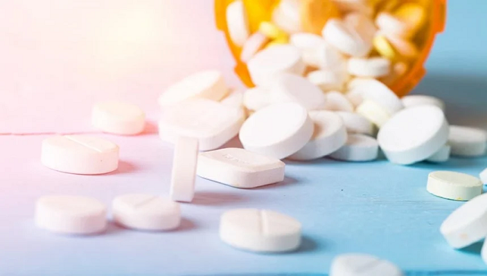 Reports of chemical similarity for scheduled drugs and the chemical space