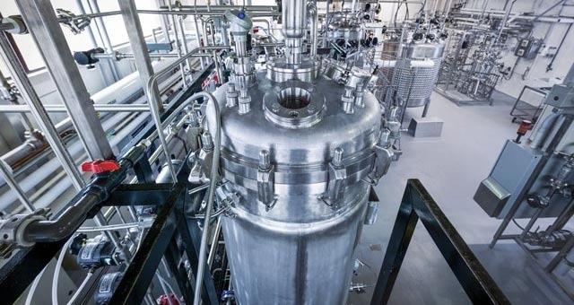 mRNA therapeutic manufacturing for commercial production