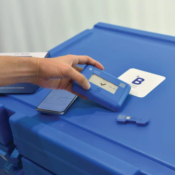 Temperature-controlled blood transport boxes for safe medical use