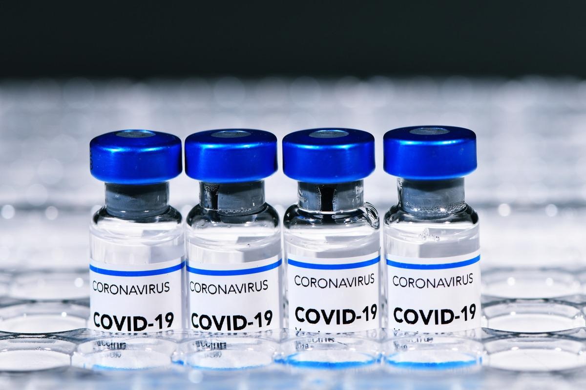 Study: Effectiveness of 3 COVID-19 Vaccines in Preventing SARS-CoV-2 Infections, January–May 2021, Aragon, Spain. Image Credit: D-VISIONS/Shutterstock