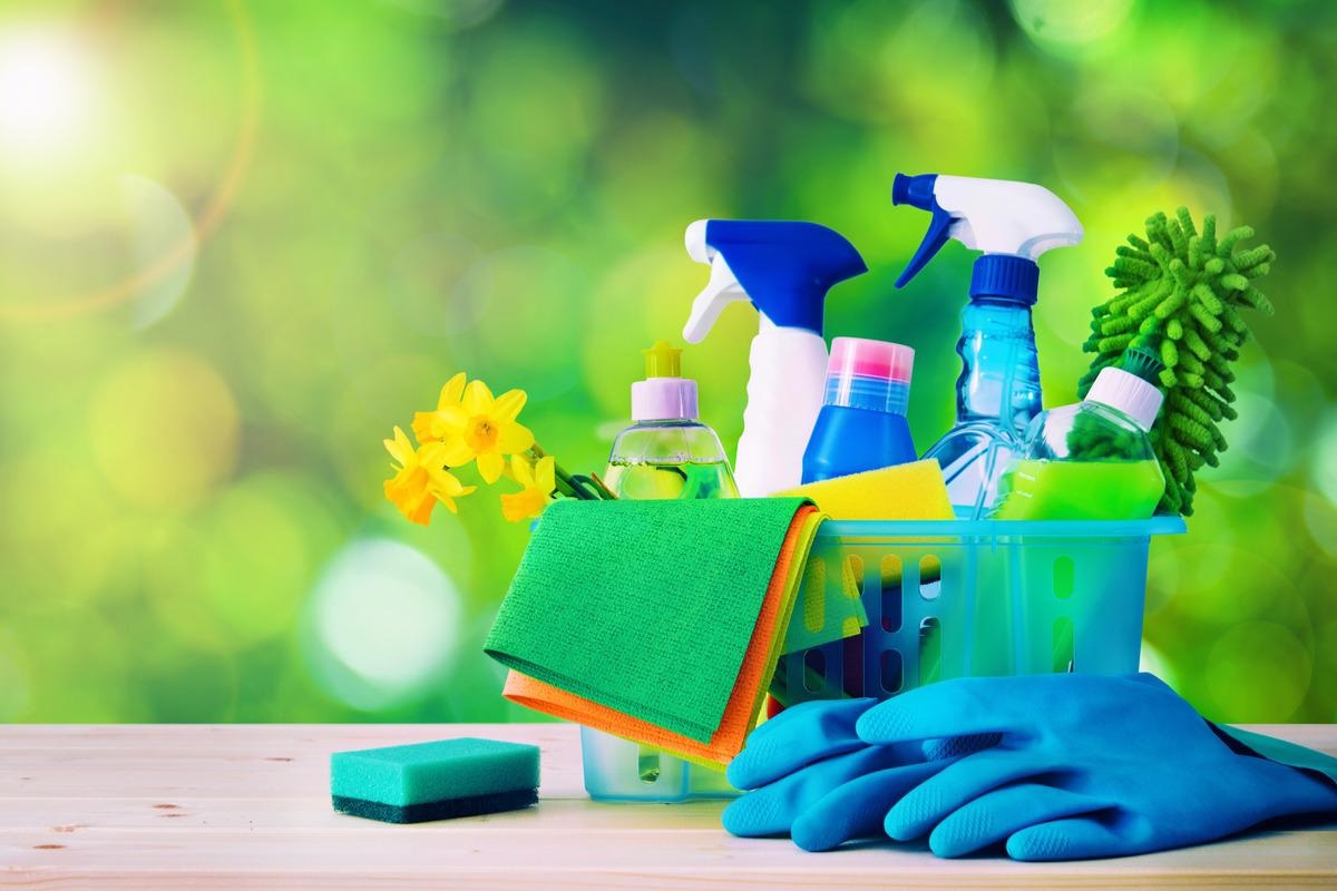 Study: The Efficacy of Common Household Cleaning Agents for SARS-CoV-2 Infection Control. Image Credit: Alexander Raths / Shutterstock.com