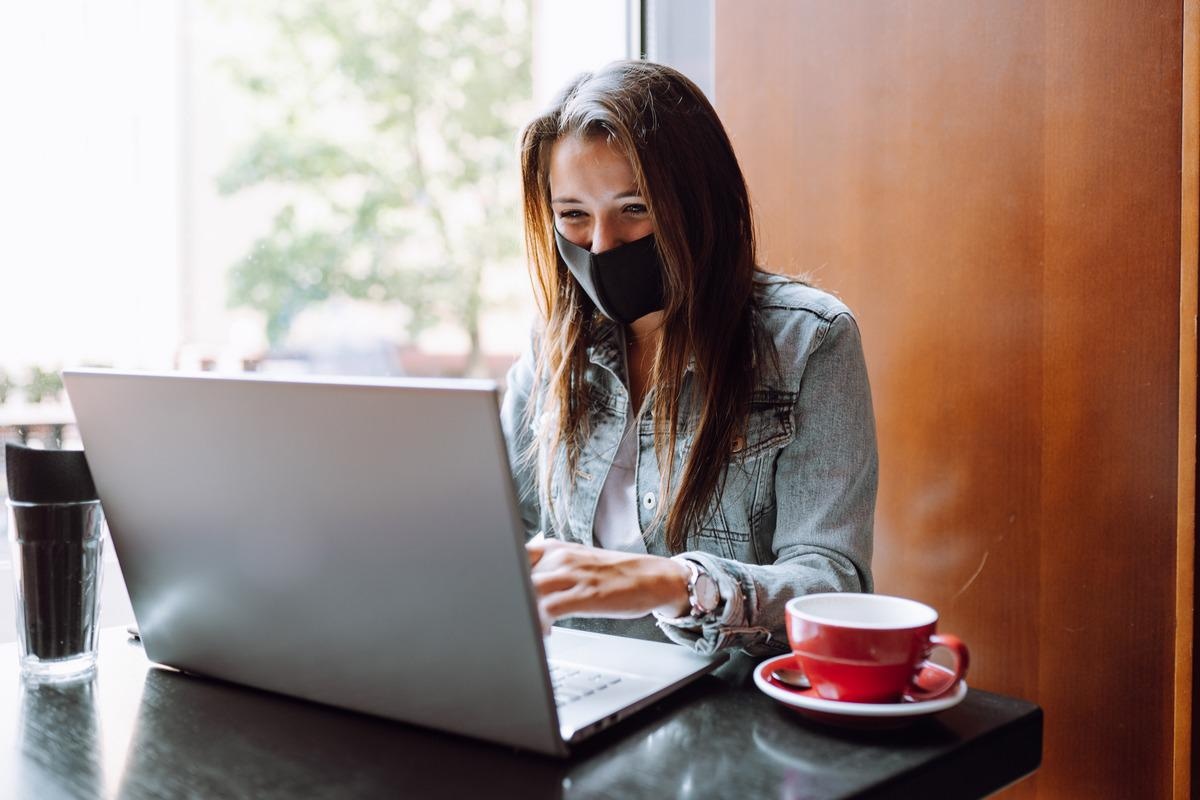 Study: The Evolution of the COVID-19 Pandemic Through the Lens of Google Searches. Image Credit: Olga Rolenko/Shutterstock