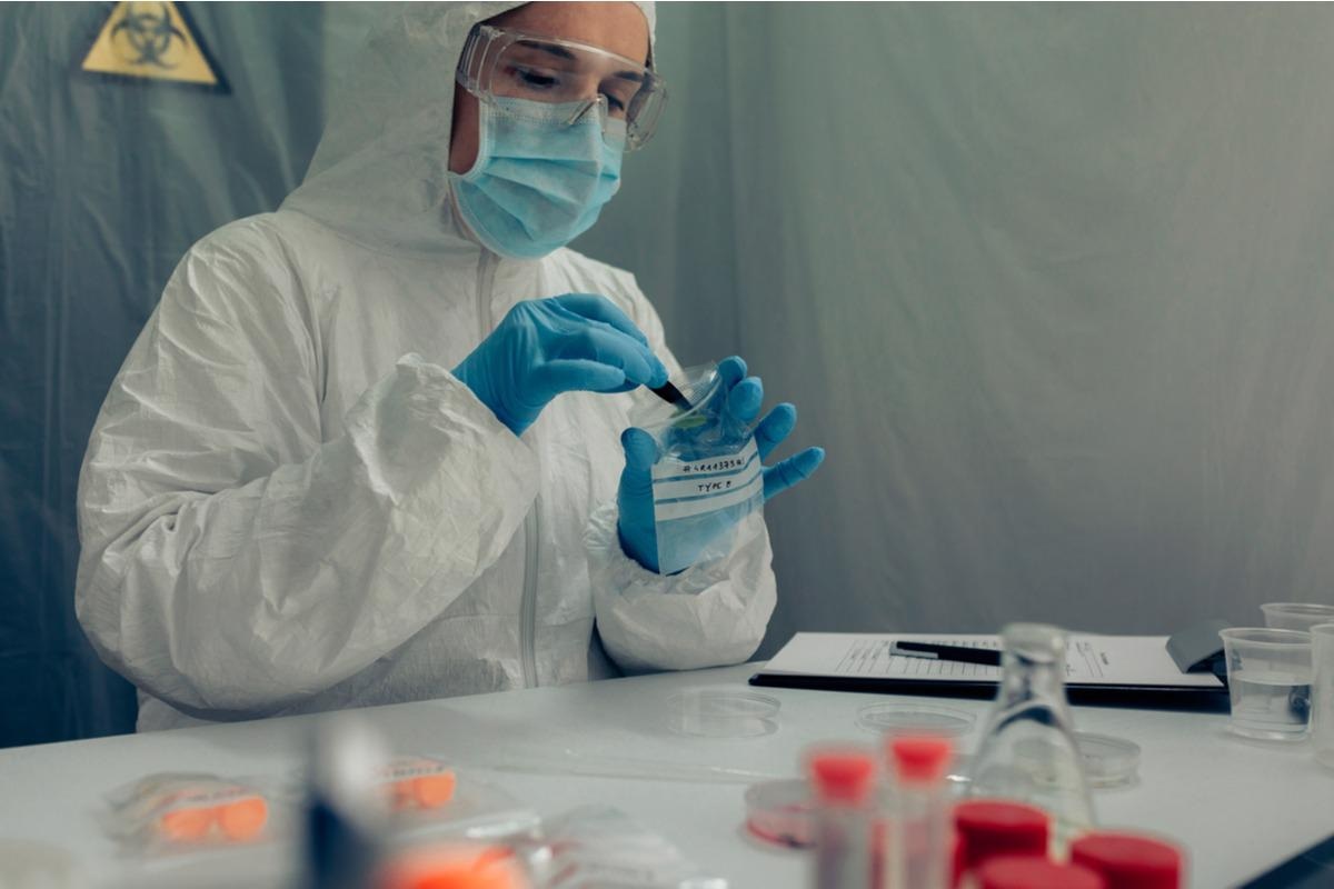 Study: Low risk of SARS-CoV-2 transmission by fomites – a clinical observational study in highly infectious COVID-19 patients. Image Credit: David Pereiras/Shutterstock