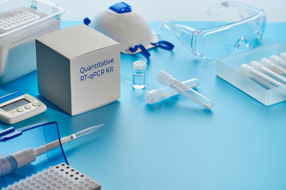 Study: A RT-qPCR system using a degenerate probe for specific identification and differentiation of SARS-CoV-2 Omicron (B.1.1.529) variants of concern. Image Credit: tilialucida/Shutterstock