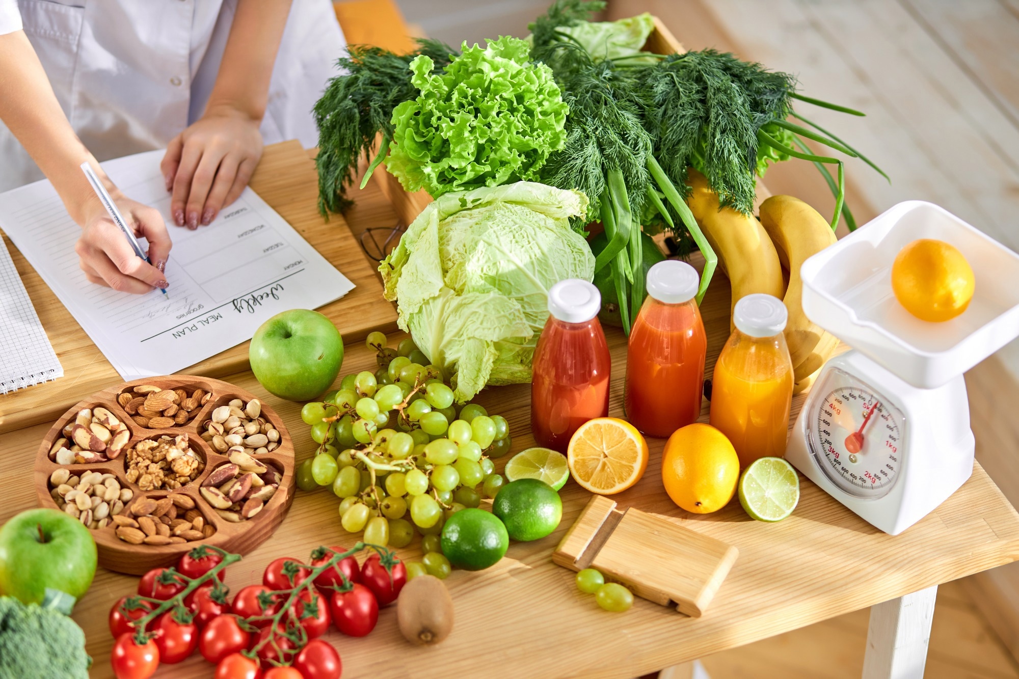 Study: A randomized clinical trial comparing low-fat versus precision nutrition-based diets for weight loss: impact on glycemic variability and HbA1c. Image Credit: Roman Chazov / Shutterstock.com