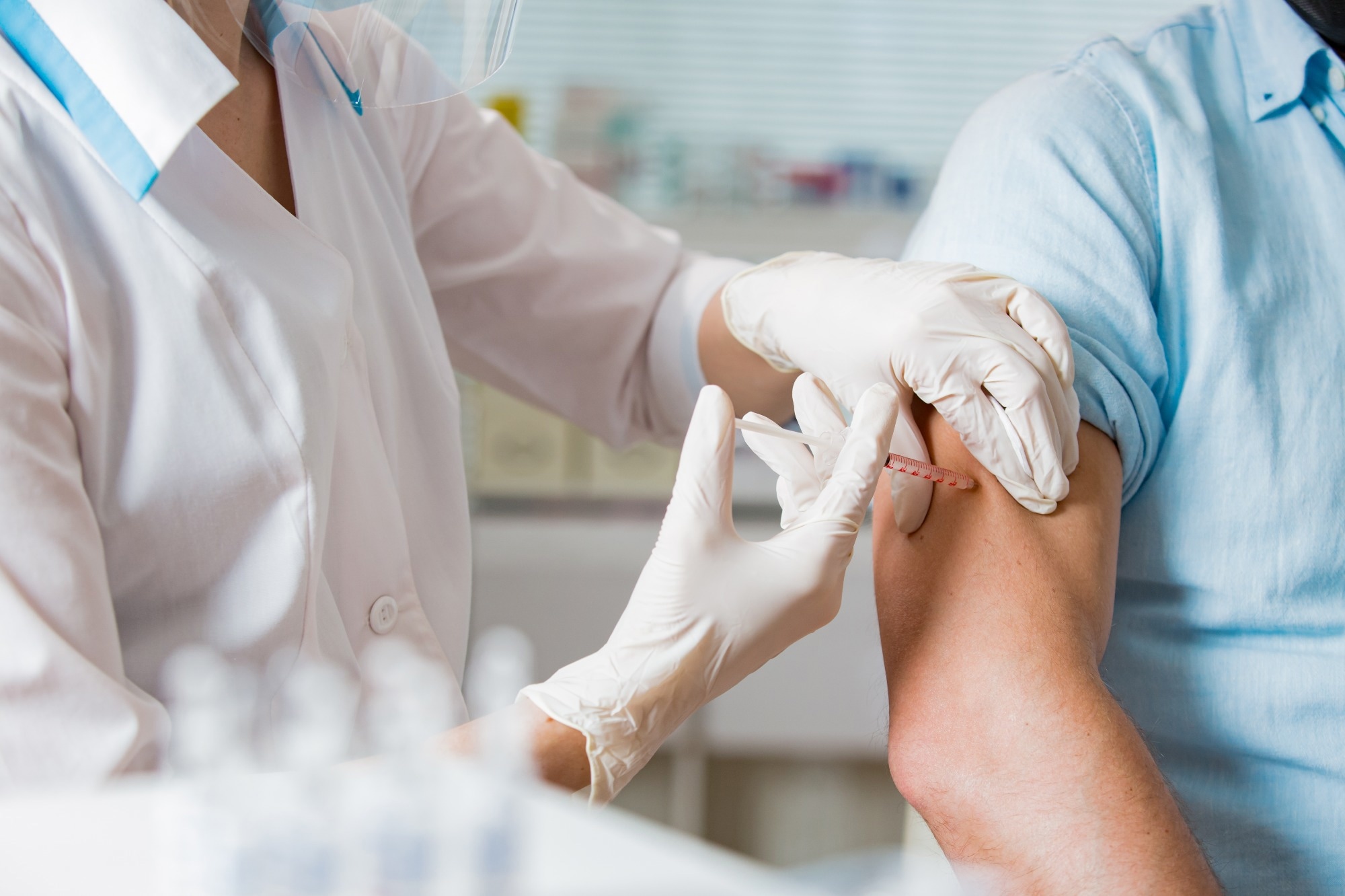 Study: Effectiveness of bivalent COVID-19 boosters against COVID-19 mortality in people aged 65 years and older, Australia, November 2022 to May 2023. Image Credit: Aleksandra Suzi / Shutterstock.com