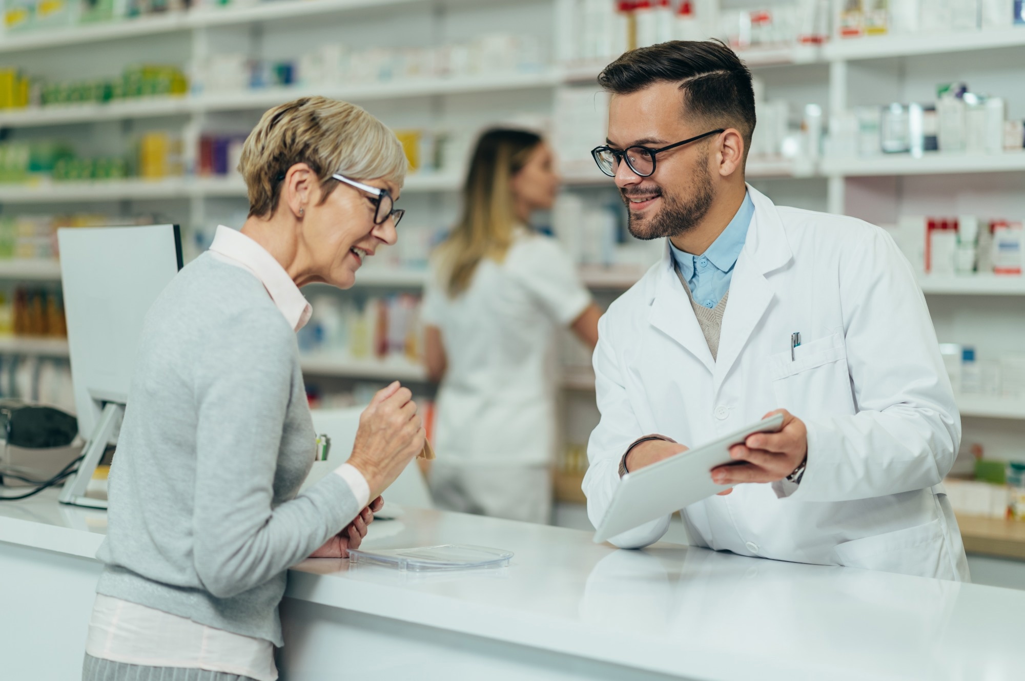 Study: The role of community pharmacists in primary and secondary prevention of skin cancer: an evaluation of a Flemish skin cancer prevention campaign. Image Credit: Zamrznuti tonovi / Shutterstock.com