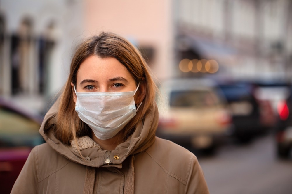 Study: Personal protective effect of wearing surgical face masks in public spaces on self-reported respiratory symptoms in adults: pragmatic randomised superiority trial. Image Credit: eugenegur/Shutterstock.com