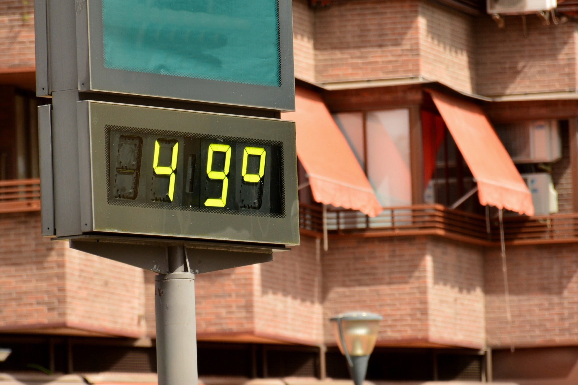 Temperature-related mortality burden and projected change in 1368 European regions: a modelling study. Image Credit: Kuki Ladron de Guevara / Shutterstock