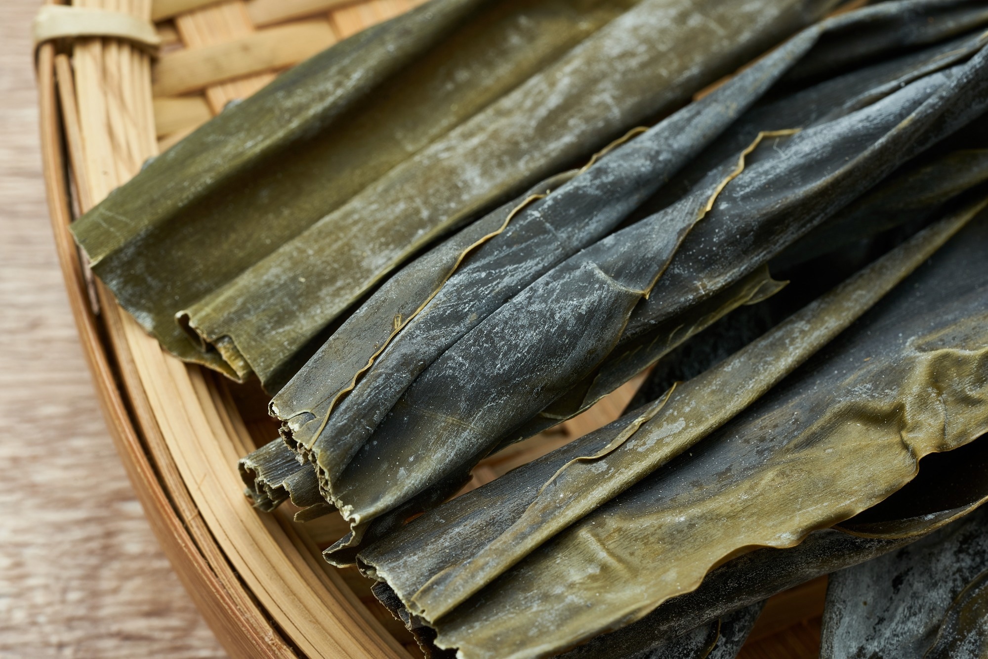 Effects of Daily Kombu (Laminaria japonica) Intake on Body Composition, Blood Pressure, and Fecal Microbiota in Healthy Adult Japanese: A Randomized, Double-Blind Study. Image Credit: boommaval / Shutterstock