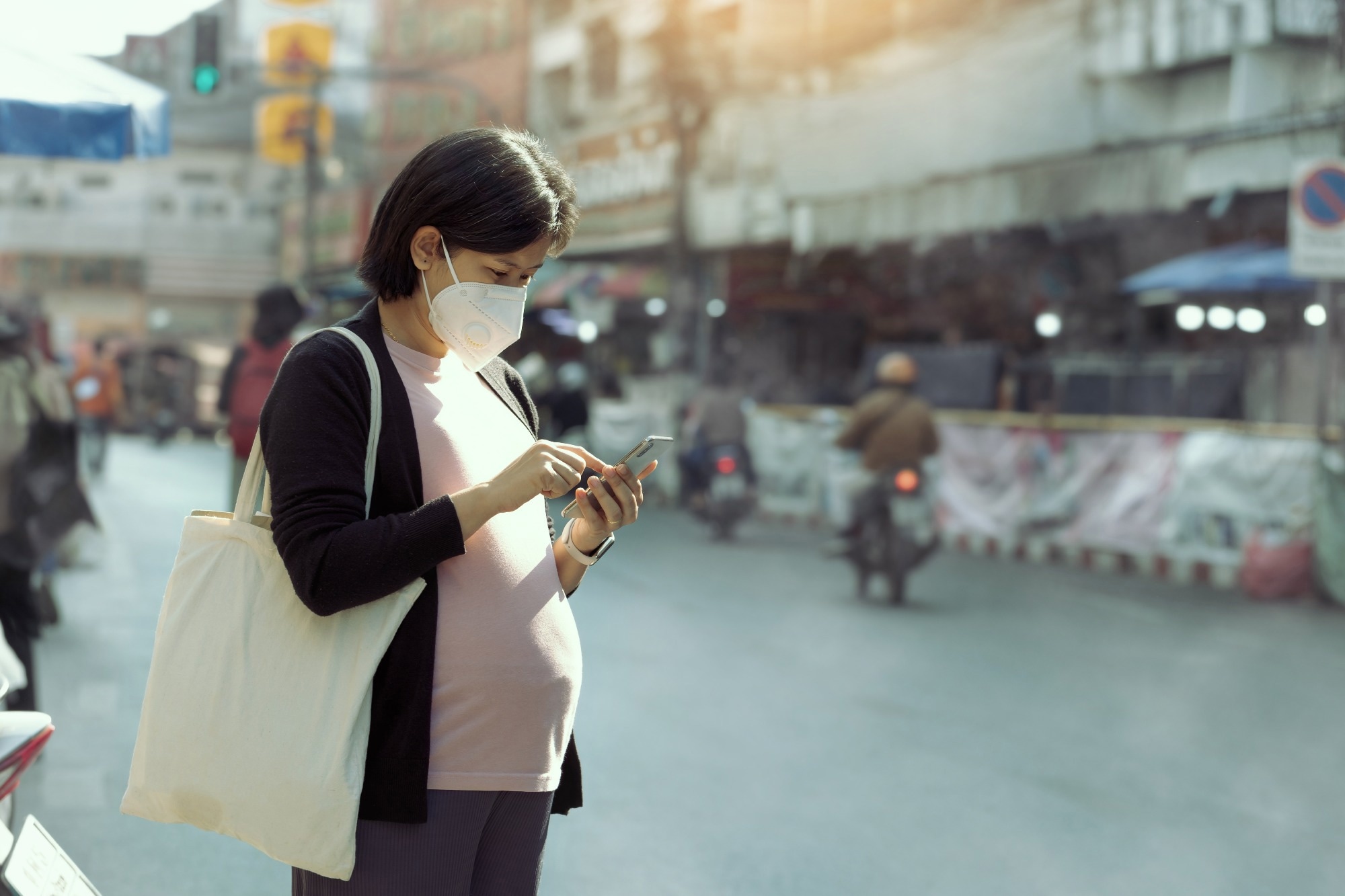 Study: Maternal exposure to ambient air pollution and risk of congenital limb defects in offspring. Image Credit chayanuphol / Shutterstock